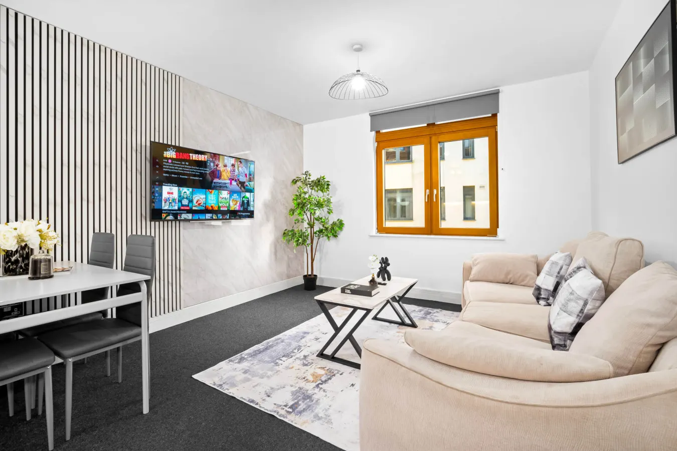 Stylish 2 Bedroom Apartment - City Centre - King Beds - Netflix 6