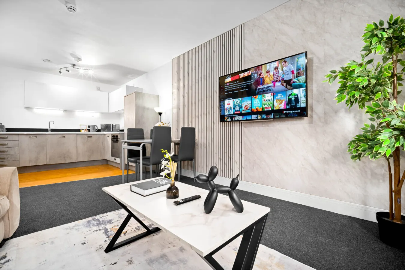Stylish 2 Bedroom Apartment - City Centre - King Beds - Netflix 7
