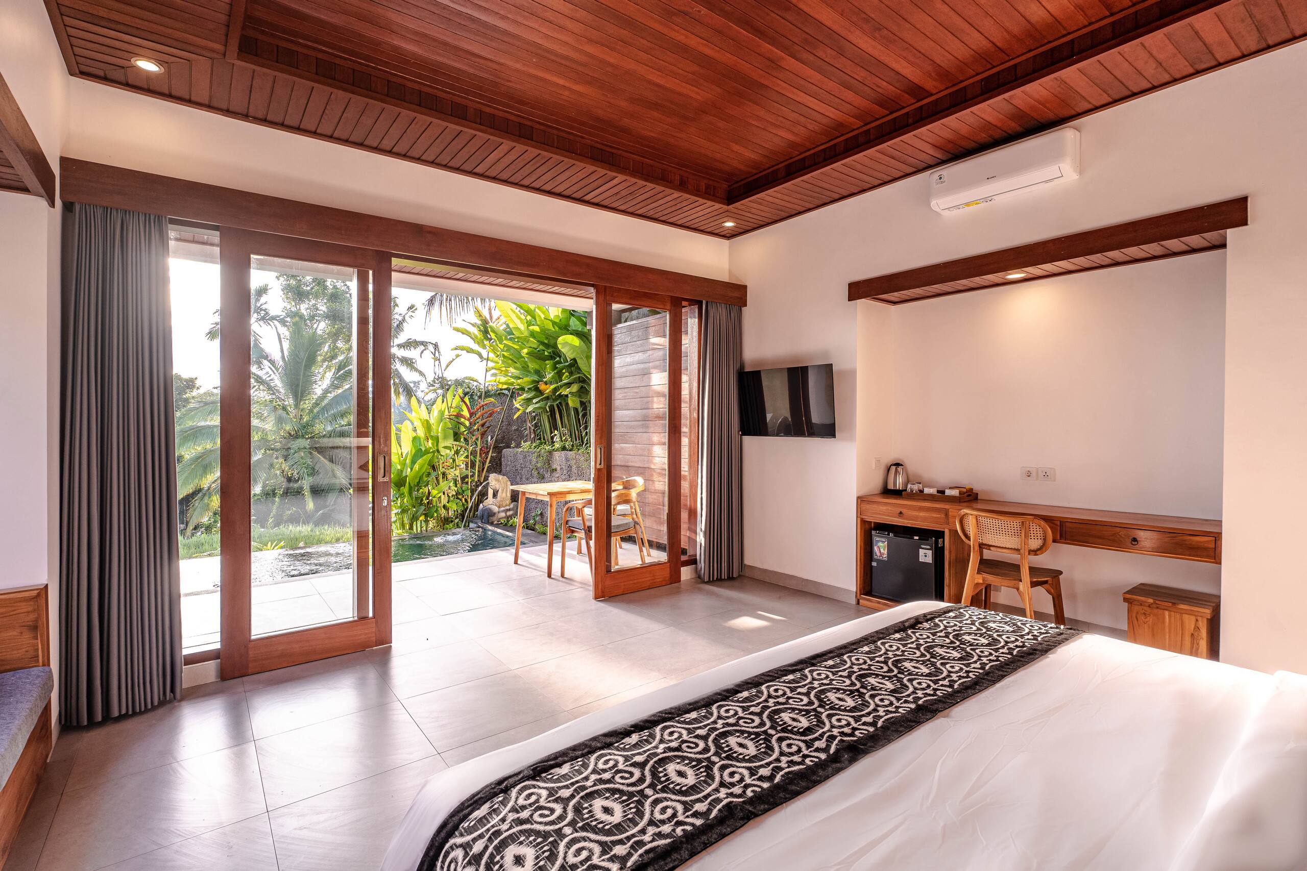 1 Bed Room pool Villa With rice field view 12