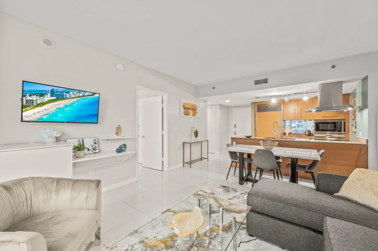 Luxurious ocean view unit 9