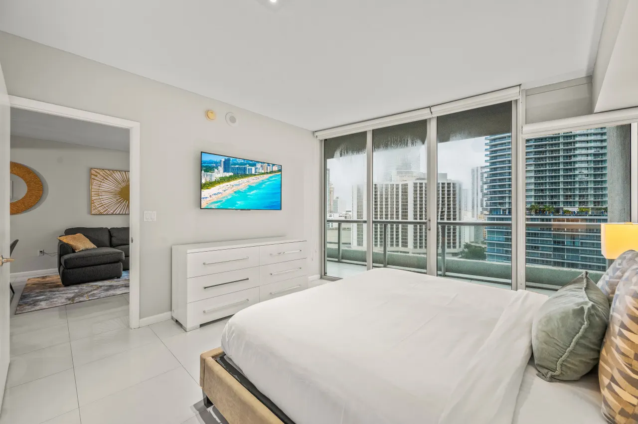 Luxurious ocean view unit 10
