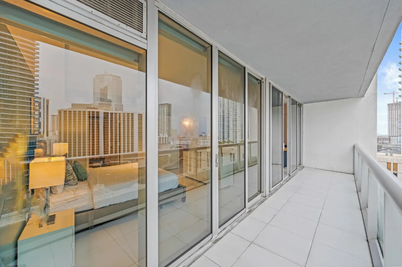 Luxurious ocean view unit 15