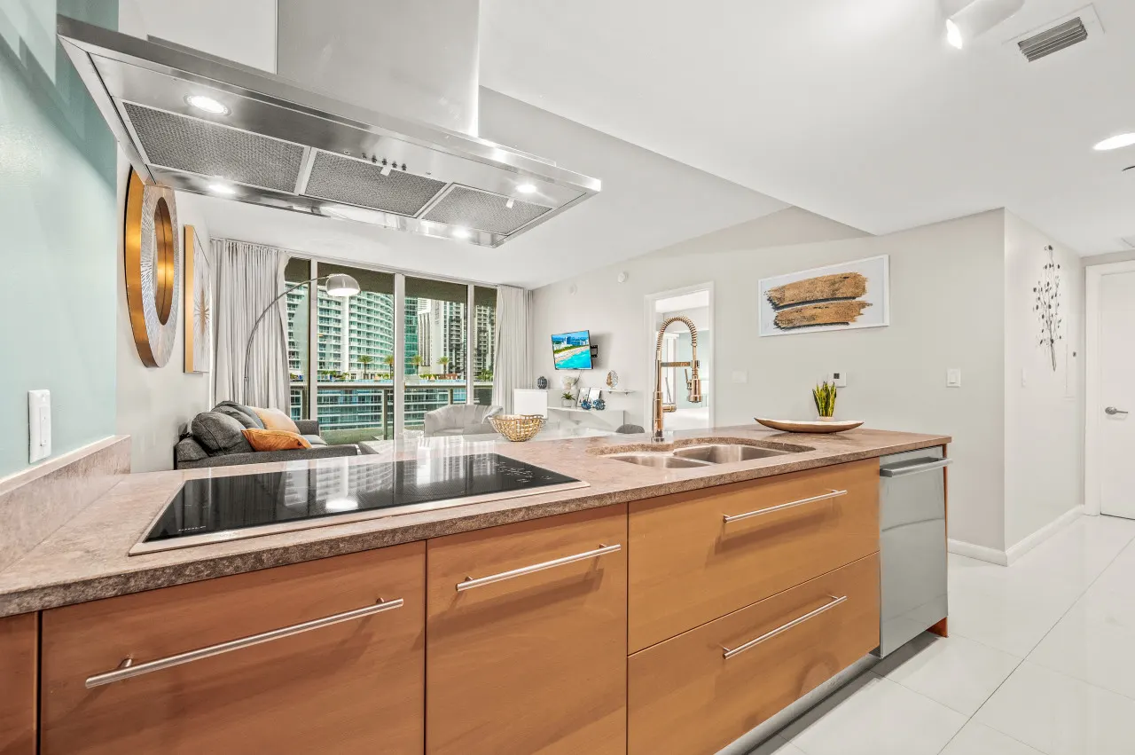 Luxurious ocean view unit 16