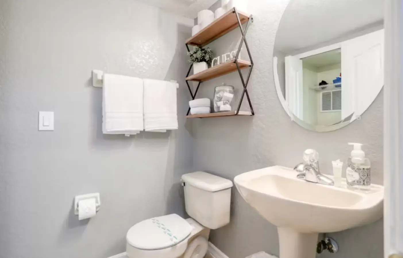 3 Bedroom Townhome - Family Haven at Regal Palms 5