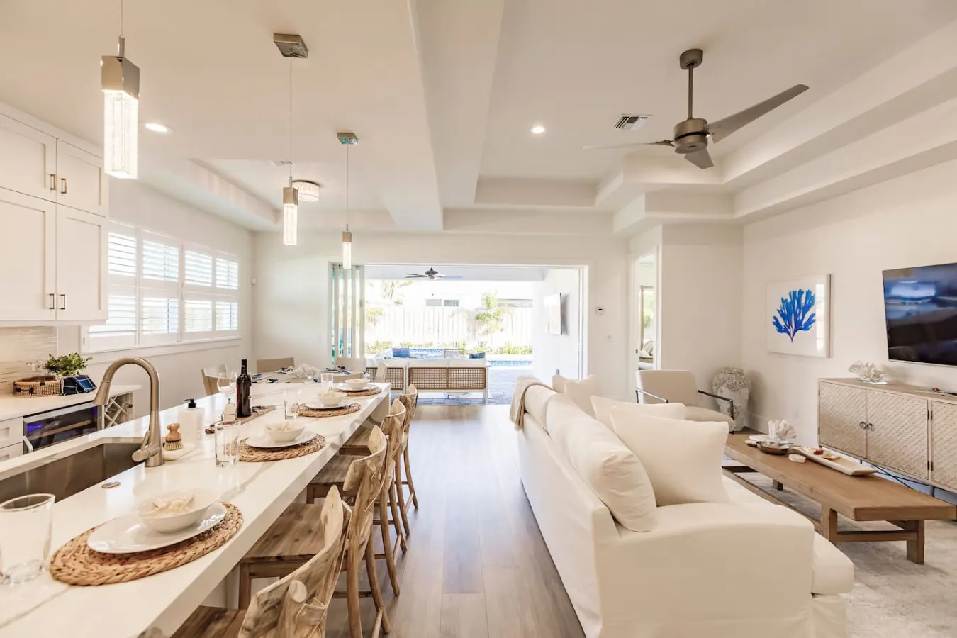 Blue Waters Pool House 5