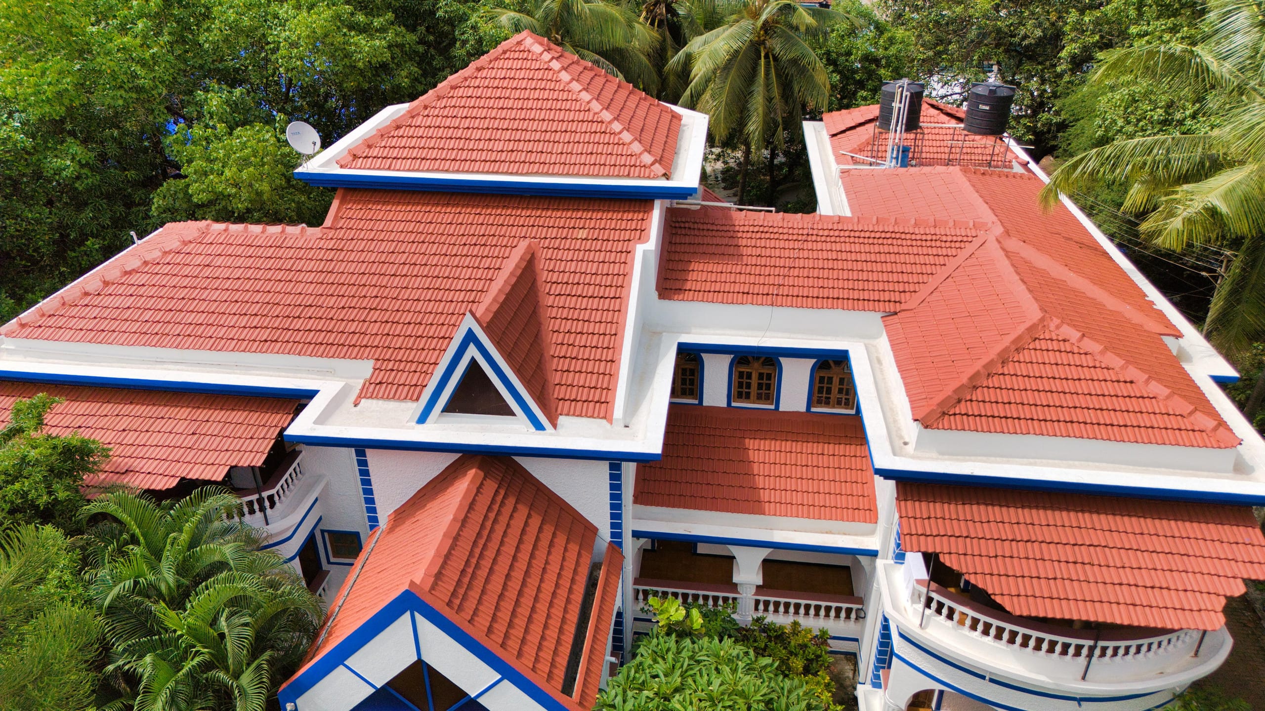 NORTH GOA-VillaVienna, Luxury Vintage PoolVilla 2