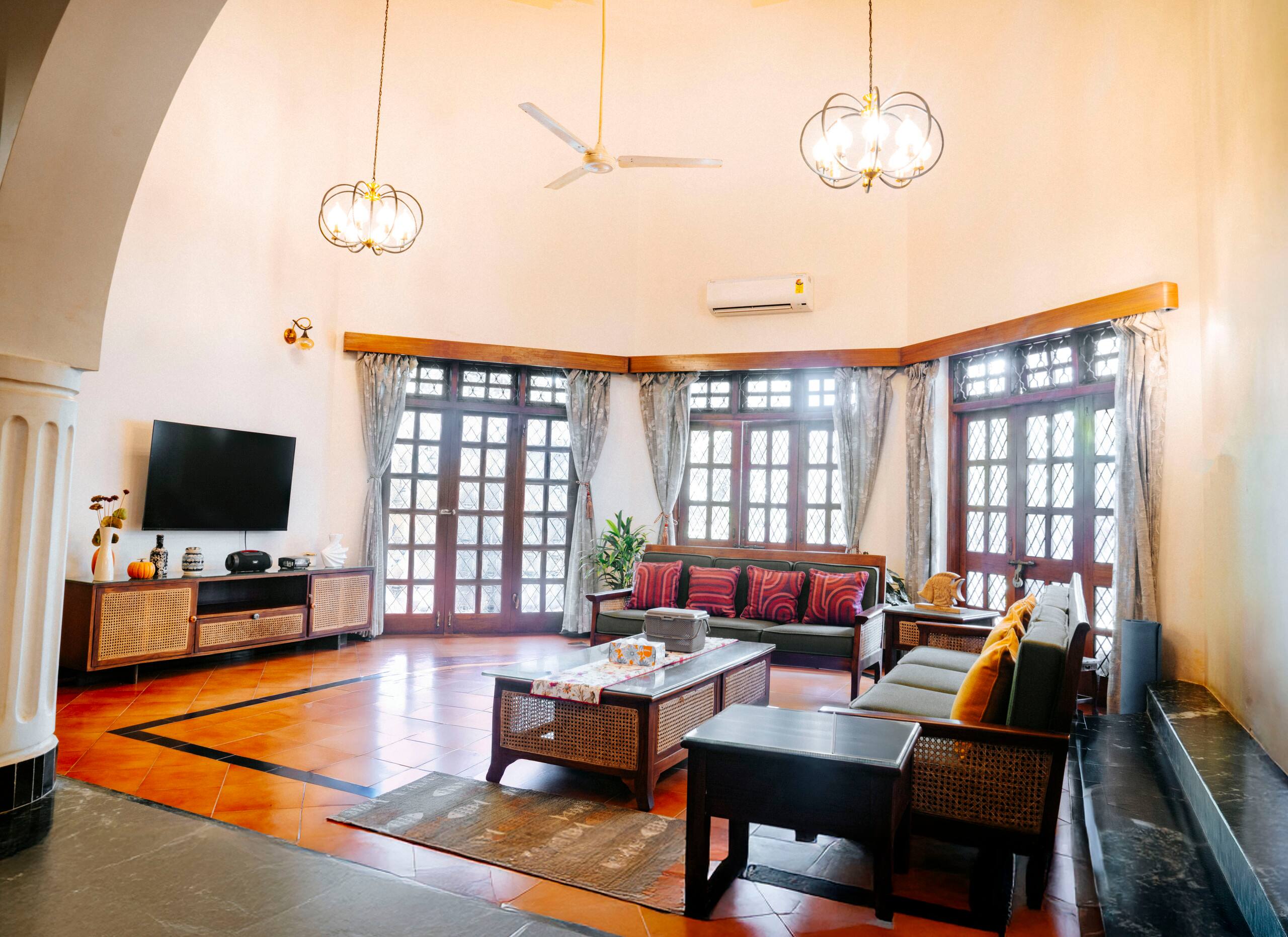 NORTH GOA-VillaVienna, Luxury Vintage PoolVilla 11
