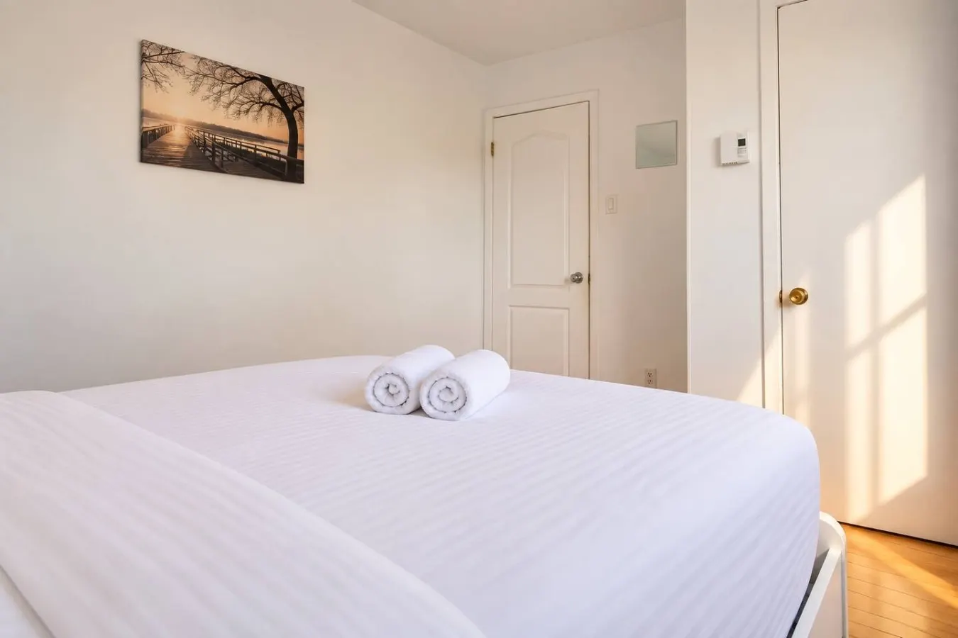 Bright 3BR + Parking Close to Downtown 10