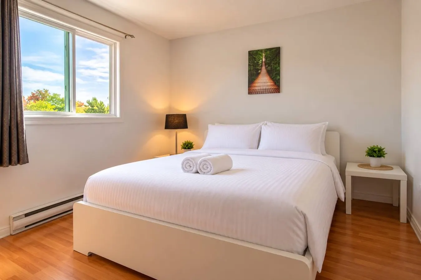 Bright 3BR + Parking Close to Downtown 11