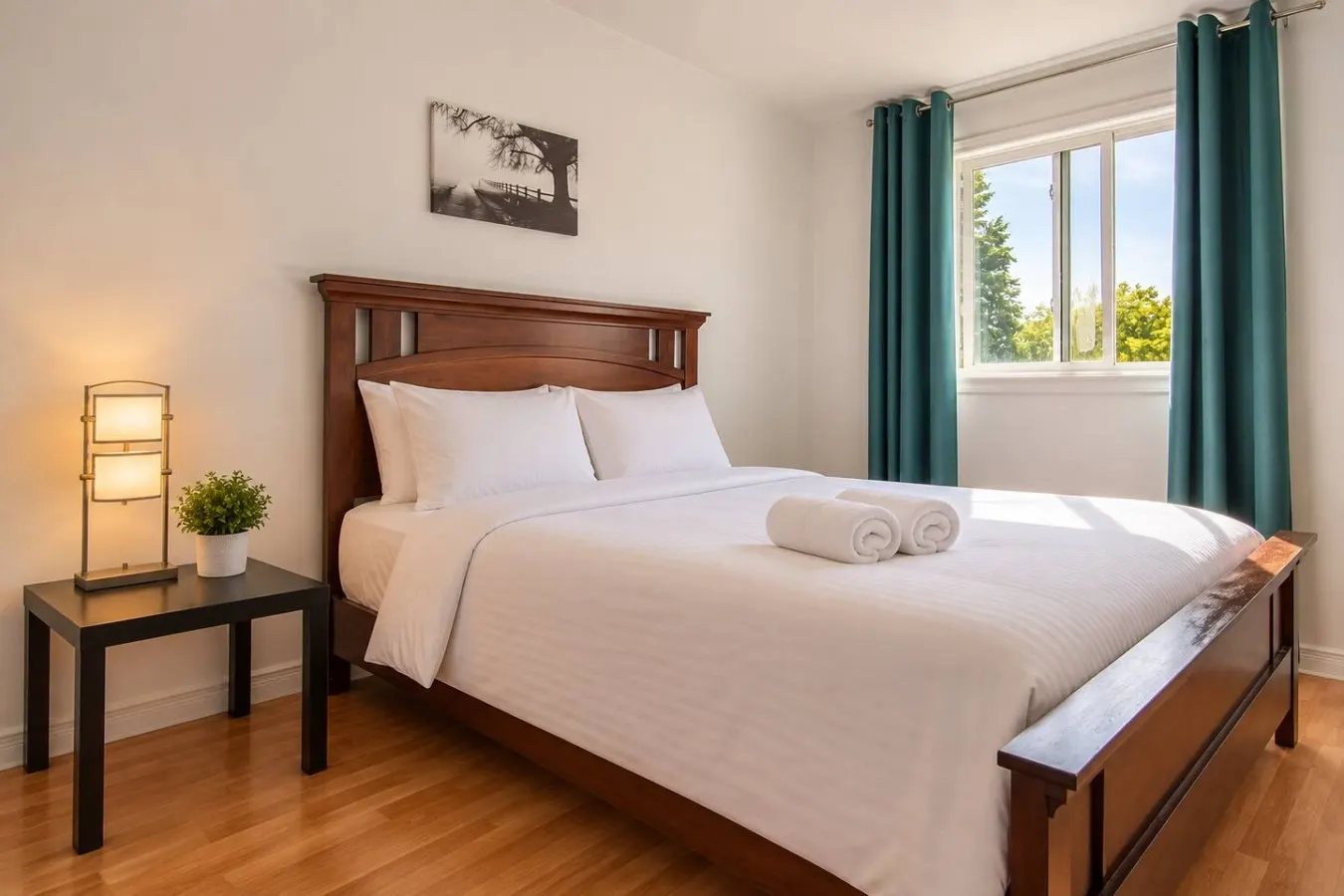 Bright 3BR + Parking Close to Downtown 8