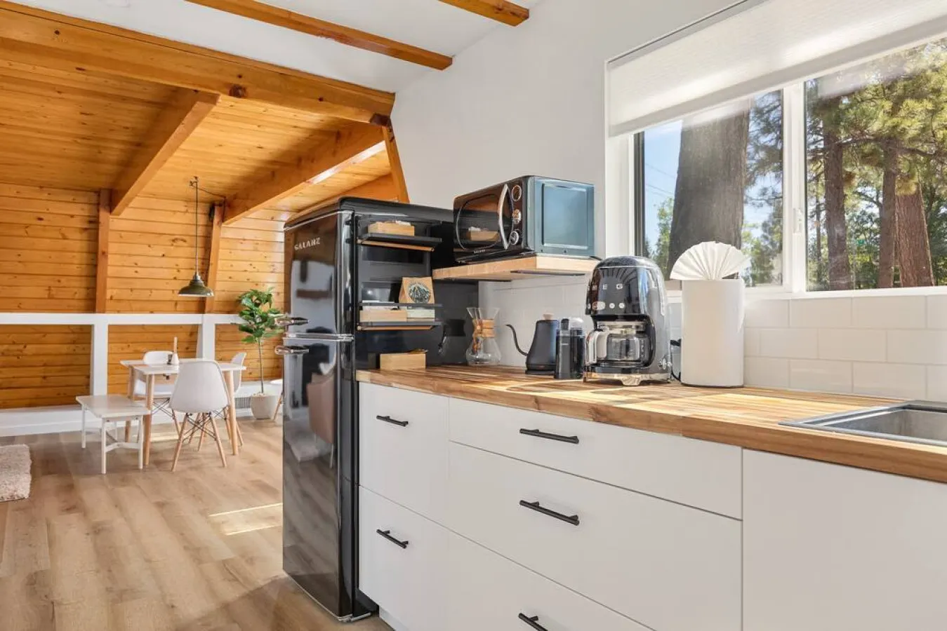 Midnight Chalet A-Frame Spa ~ Fireplace ~ BBQ 7