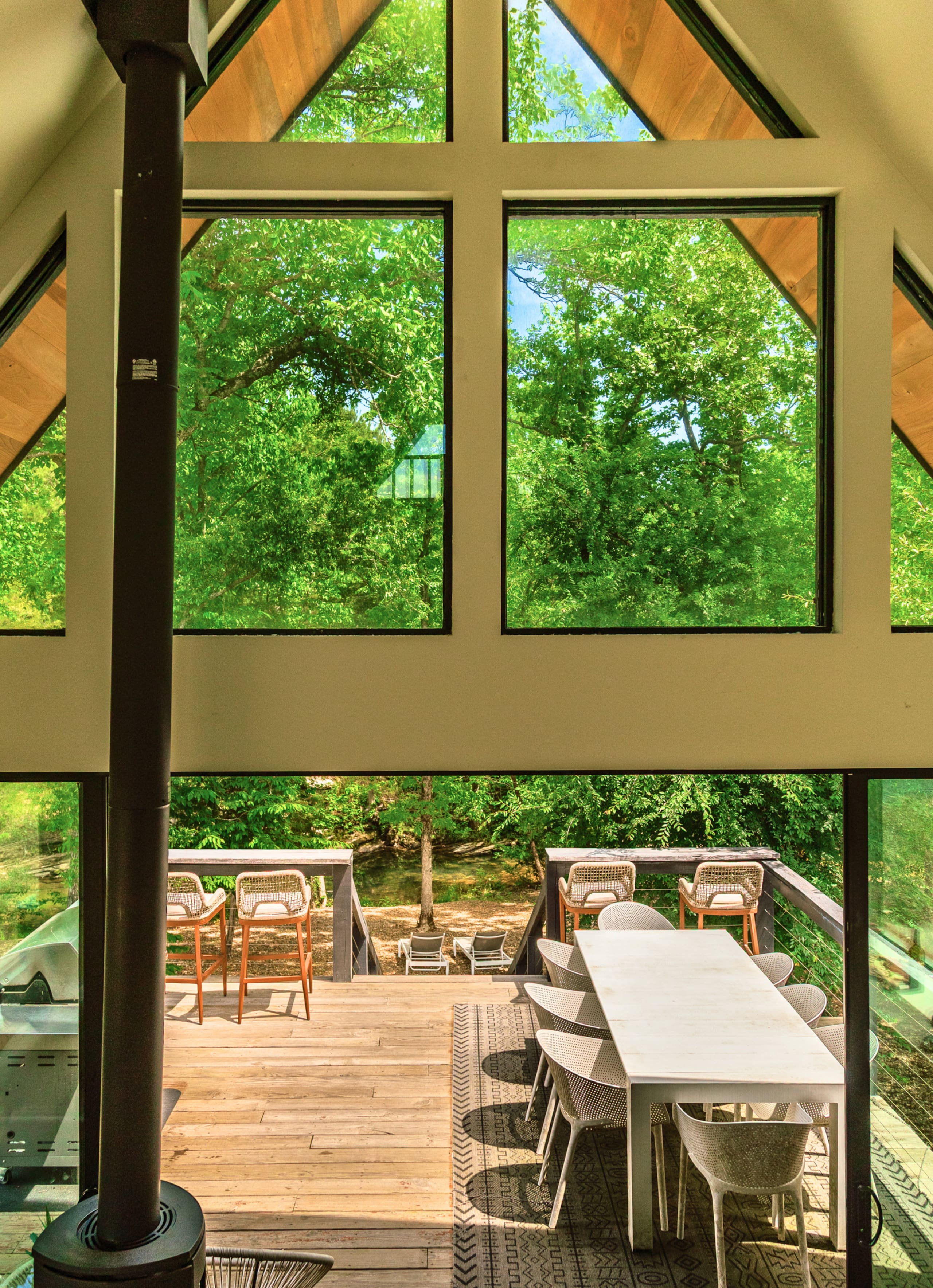 Stunning Luxury Cabin (Hot Tub, Fire Pit, Creek)