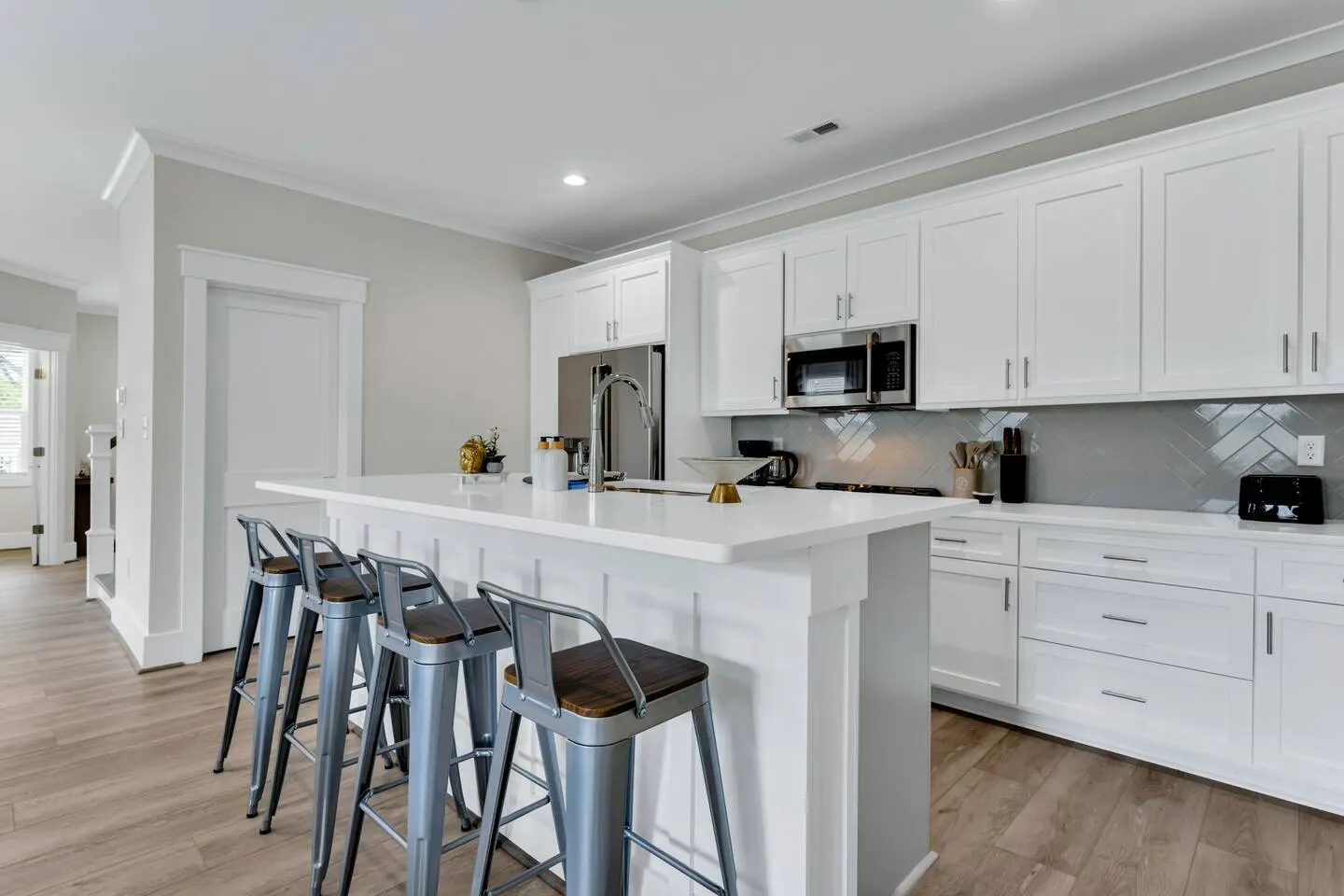 ViBe District 4BR Dog Friendly + 30+ Nights 15