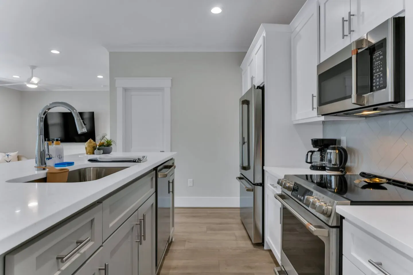 ViBe District 4BR Dog Friendly + 30+ Nights 19