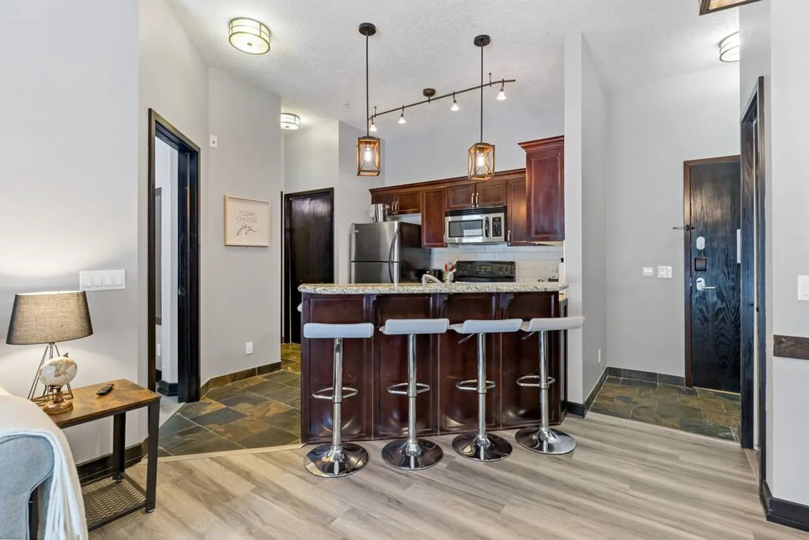 Nature's Nook by Instant Suites *Pool & HotTub * 13