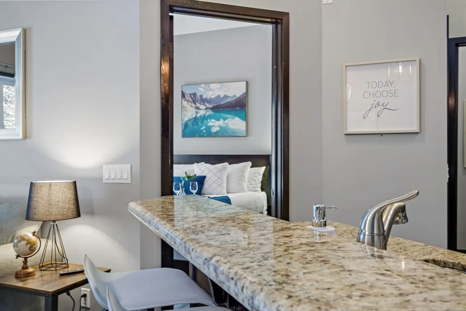 Nature's Nook by Instant Suites *Pool & HotTub * 18