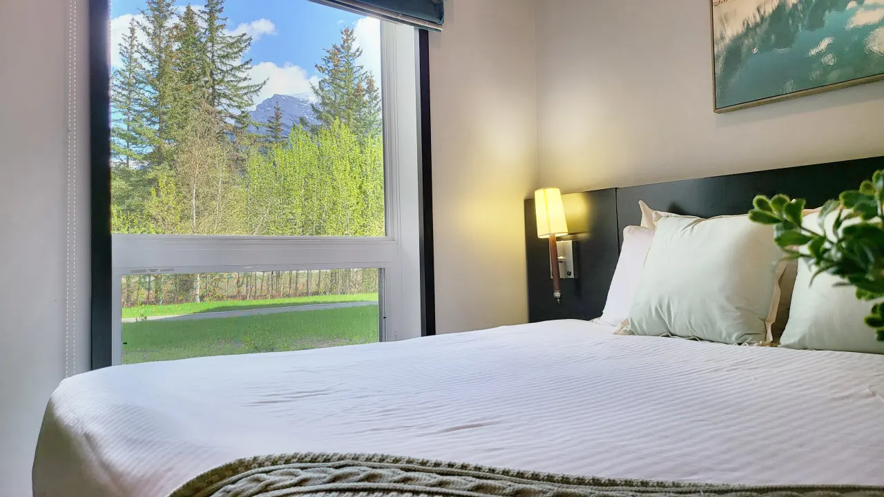 Nature's Nook by Instant Suites *Pool & HotTub * 20