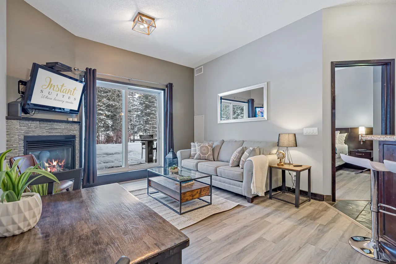 Nature's Nook by Instant Suites *Pool & HotTub * 7