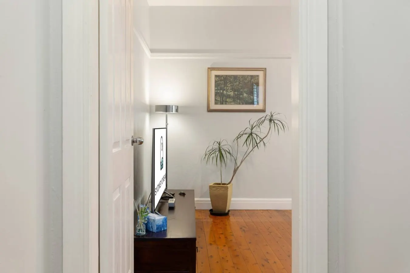 Coogee Beach Living 1BR Home 6