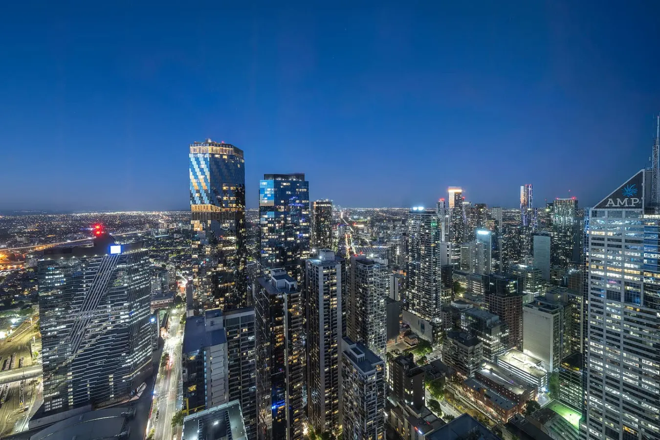 Level 67 HighRise Direct Across from SouthernCross 9