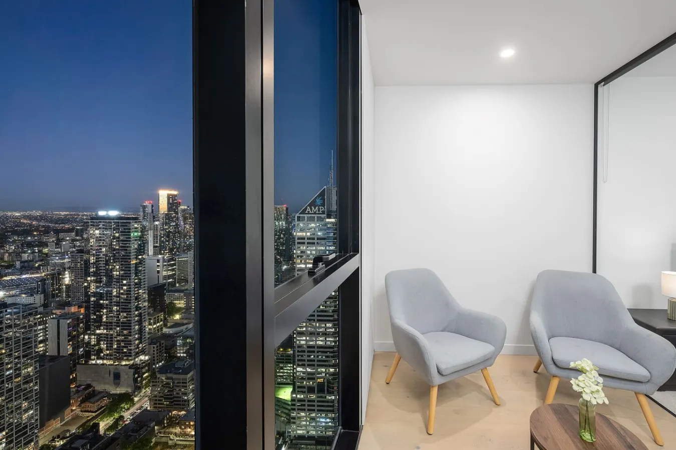 Level 67 HighRise Direct Across from SouthernCross 10