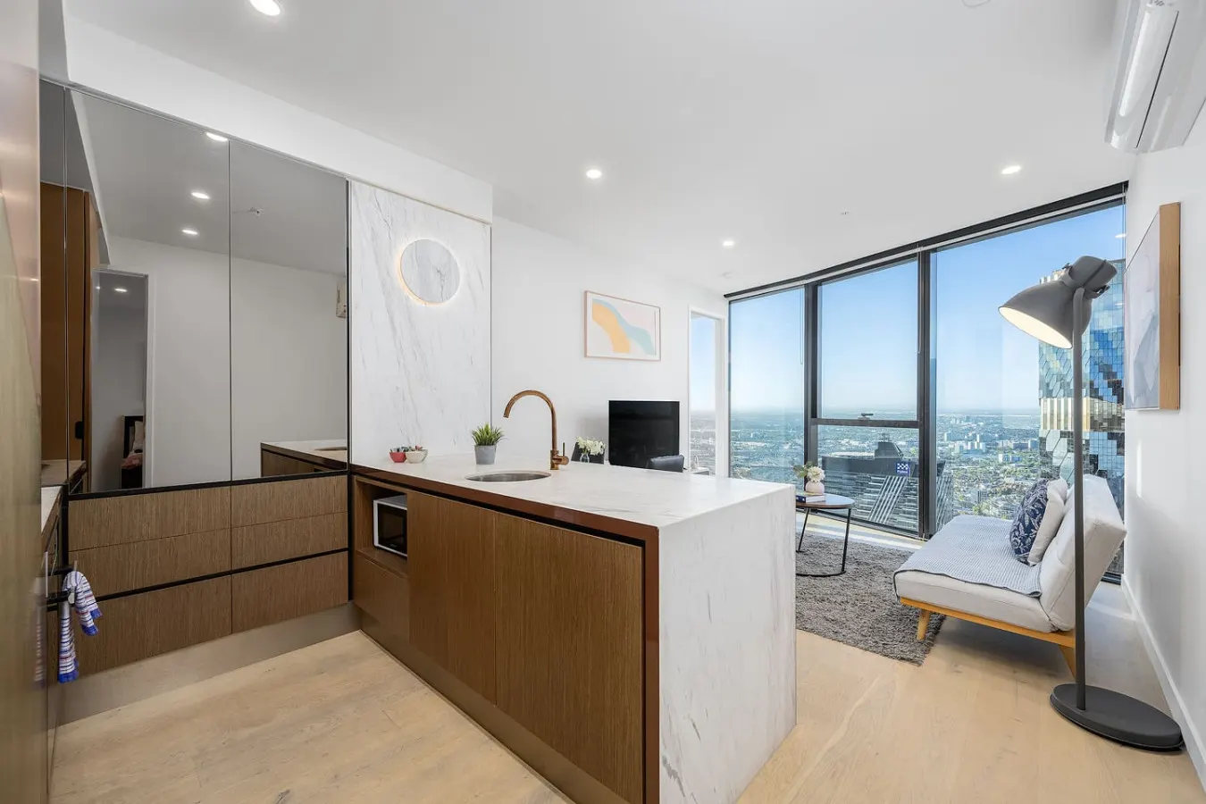 Level 67 HighRise Direct Across from SouthernCross 11
