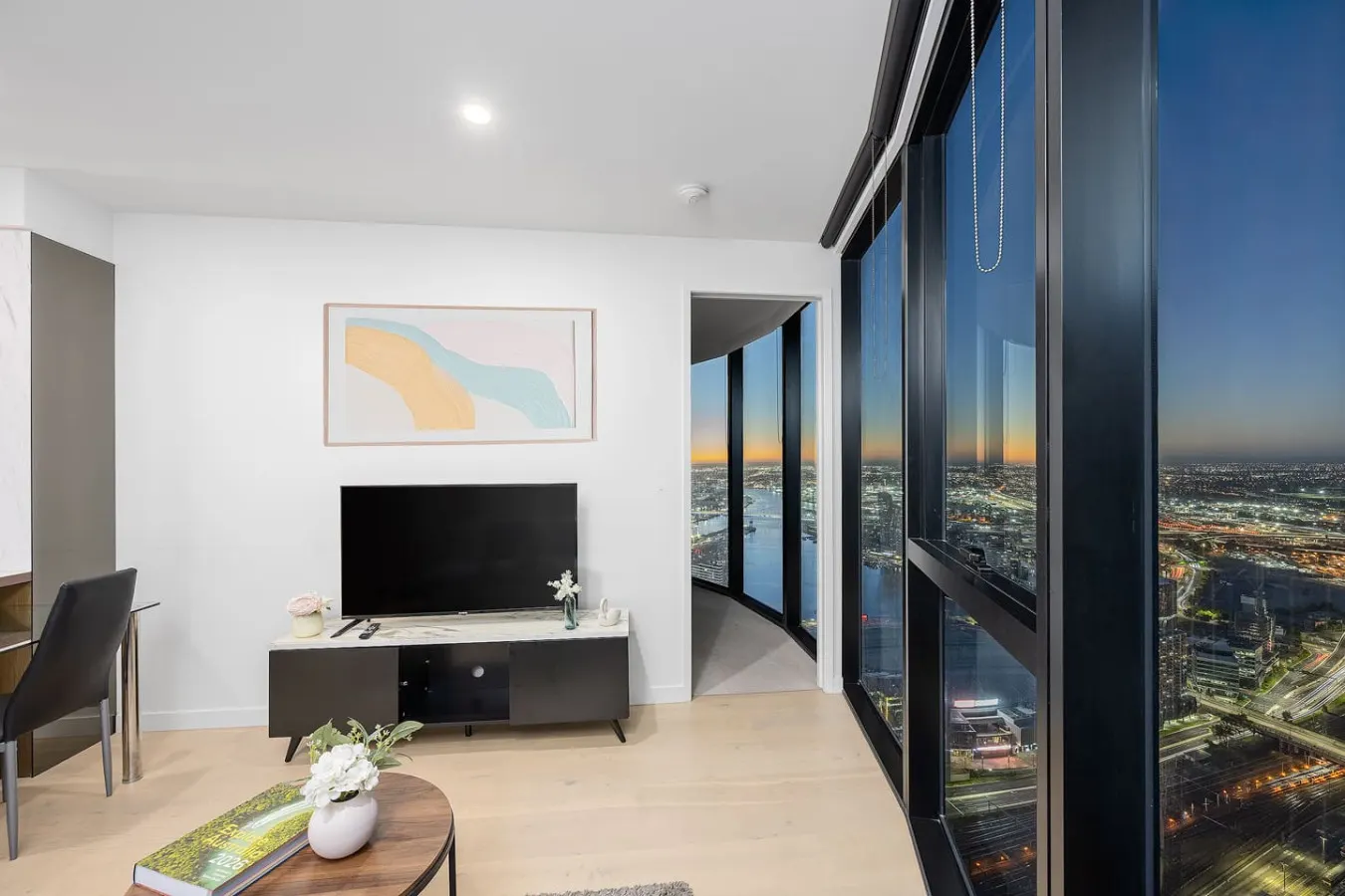 Level 67 HighRise Direct Across from SouthernCross 13