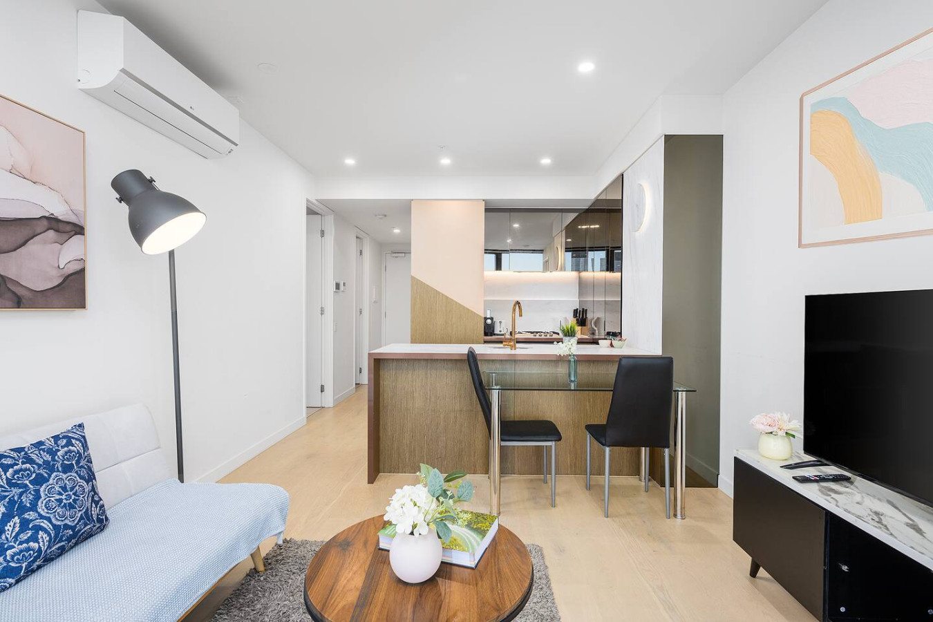 Level 67 HighRise Direct Across from SouthernCross 4