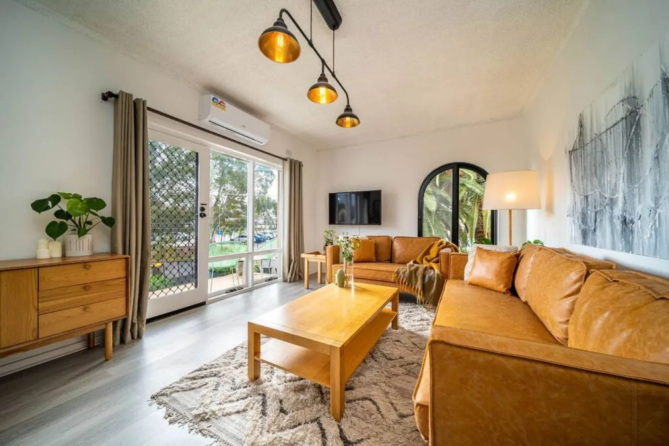 Indulge at Glenelg North—A Work-Friendly Retreat