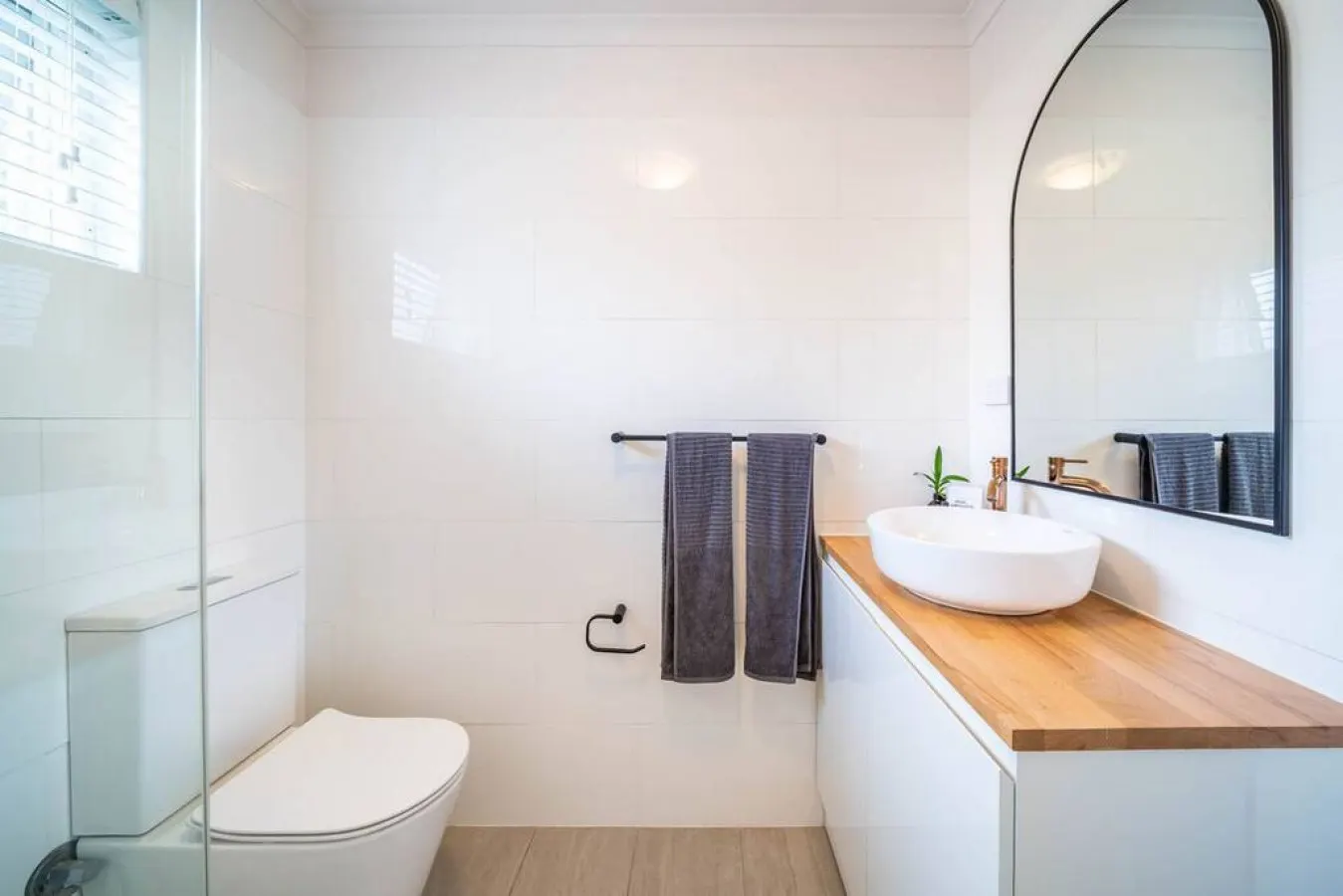 Indulge at Glenelg North—A Work-Friendly Retreat 16