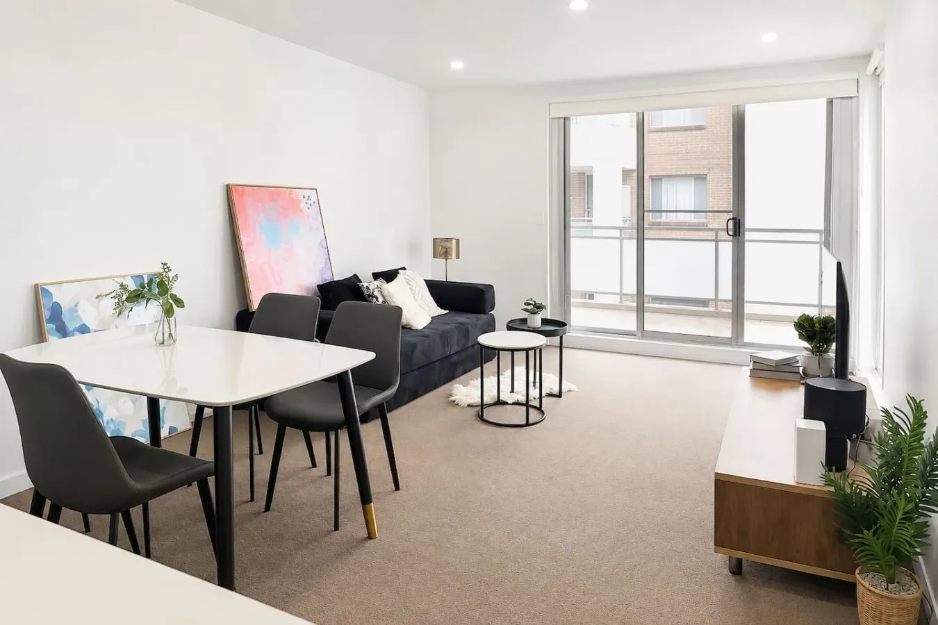 Modern 2BR Apartment in Baulkham Hills — photo 2