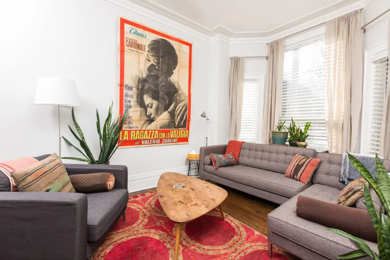 Beautiful 3 BR Home Trendy Queen West Sleeps 6 2