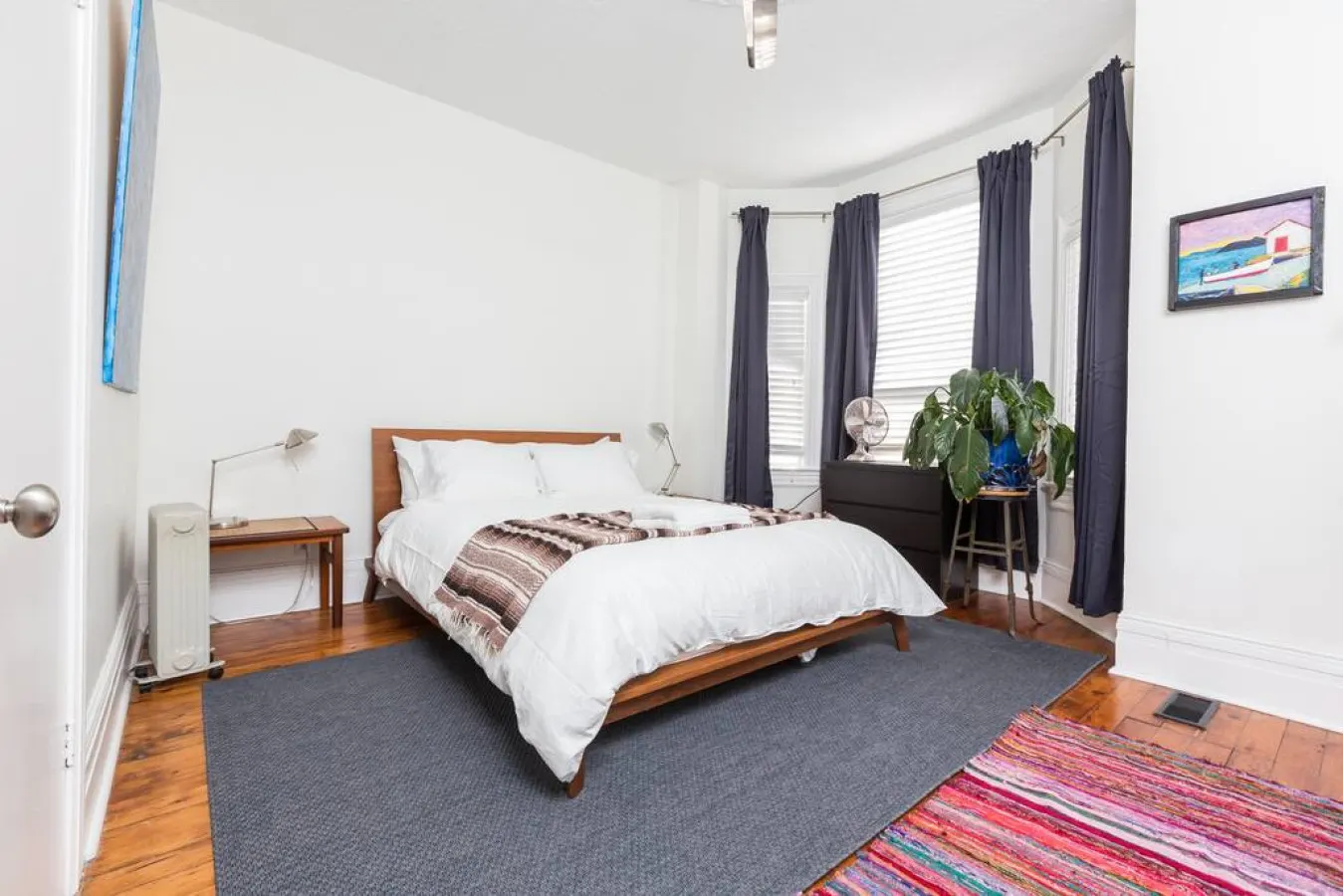 Beautiful 3 BR Home Trendy Queen West Sleeps 6 11