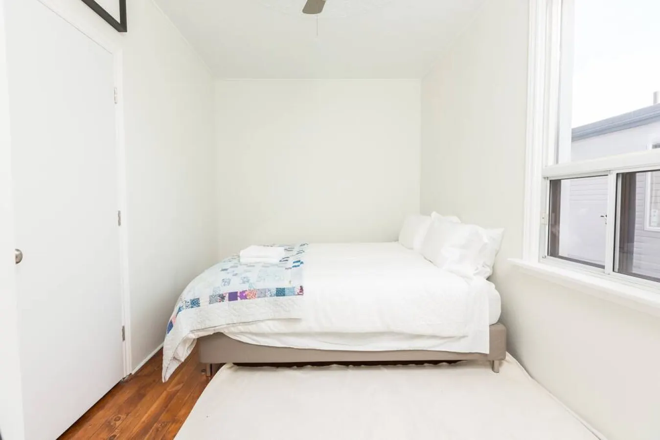 Beautiful 3 BR Home Trendy Queen West Sleeps 6 19