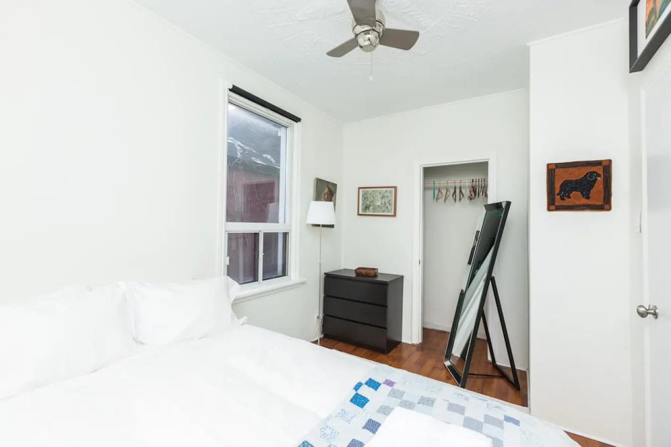 Beautiful 3 BR Home Trendy Queen West Sleeps 6 20
