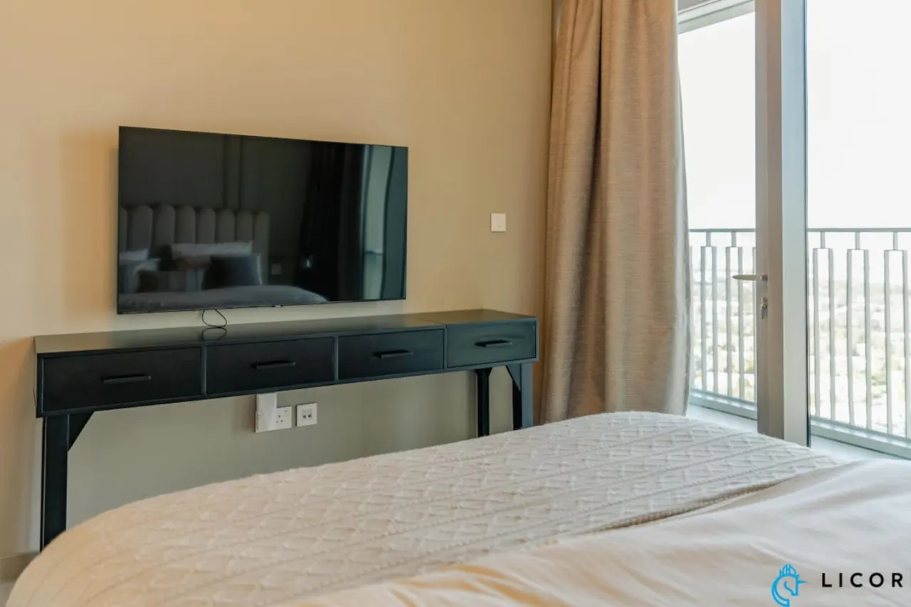 Brand New Modern 2BR Retreat: Walk to Dubai Mall 10