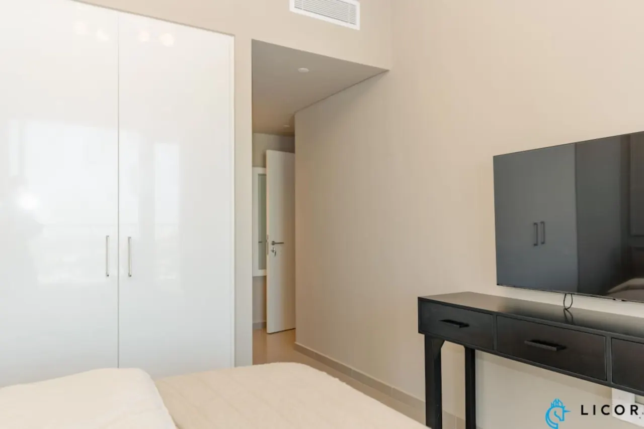 Brand New Modern 2BR Retreat: Walk to Dubai Mall 11