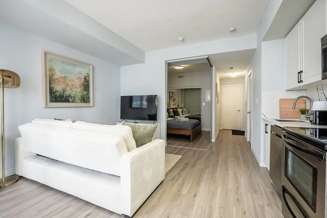 Bright 1BR Condo Sleeps 3 Steps to Attractions 9