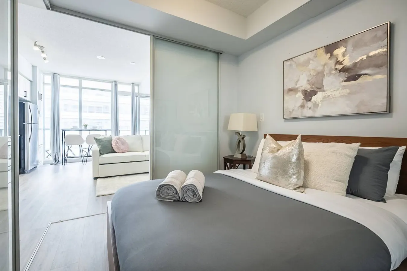 Bright 1BR Condo Sleeps 3 Steps to Attractions 13