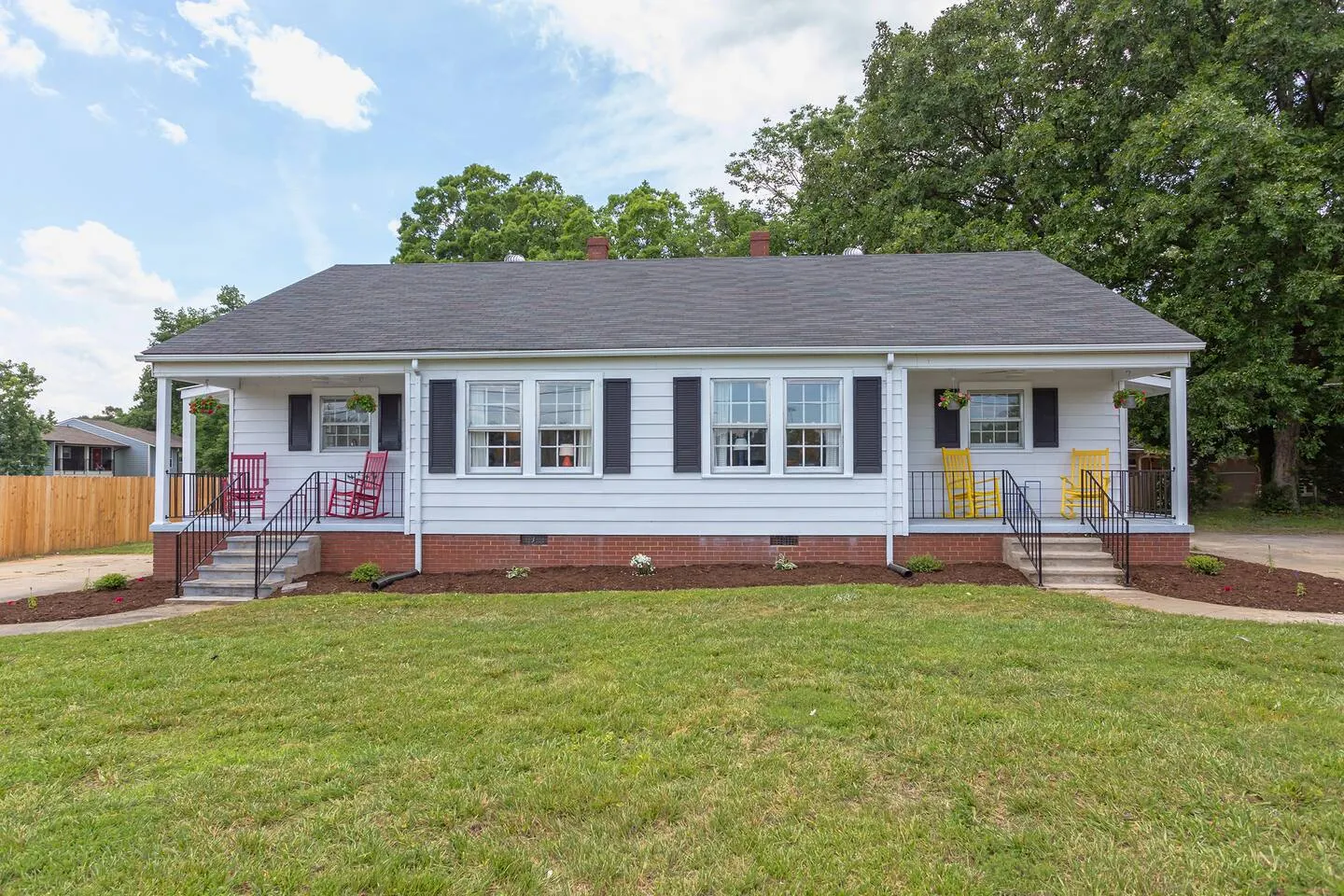 Chic Duplex in Graham Park view BBQ Grill 2