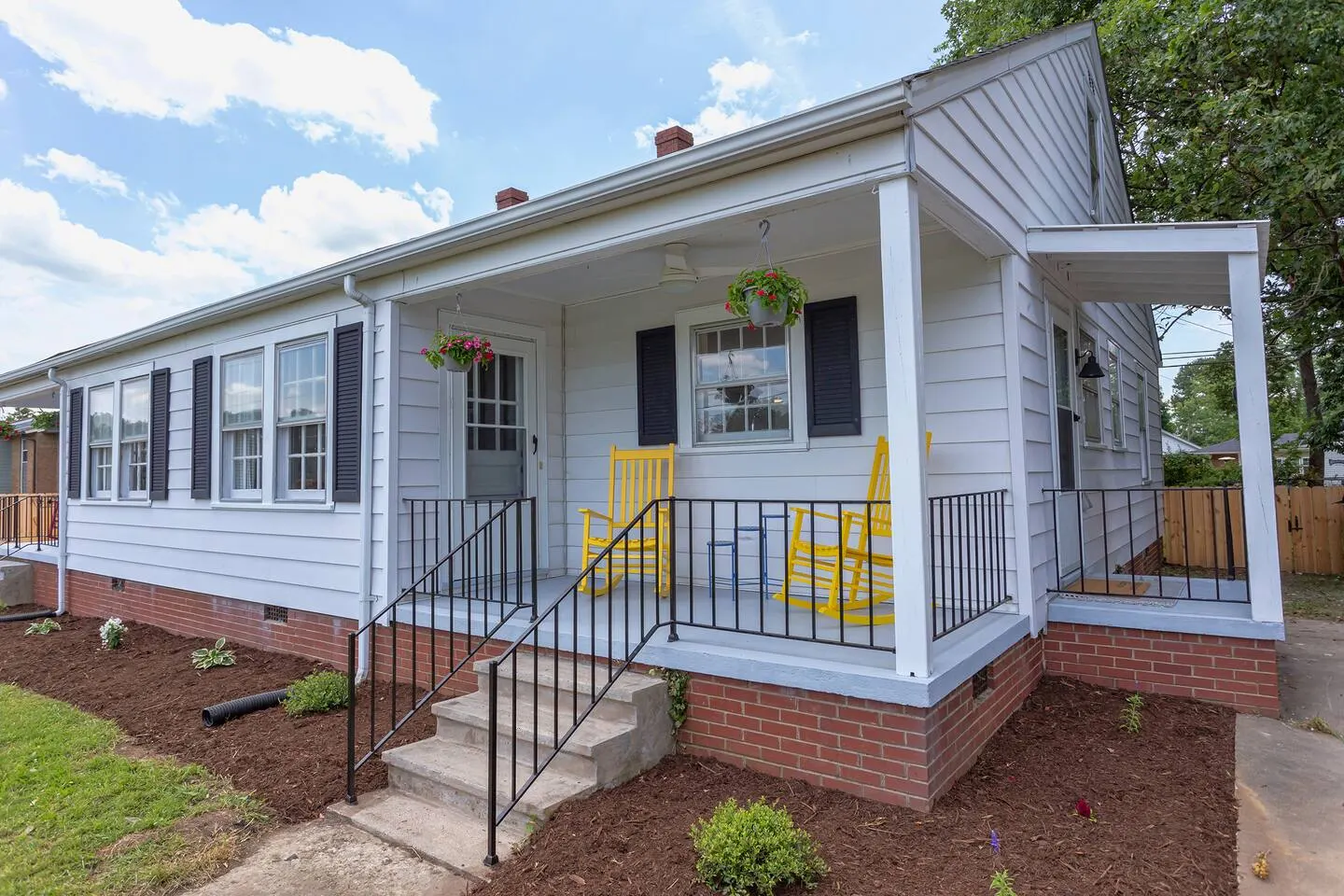 Chic Duplex in Graham Park view BBQ Grill 10