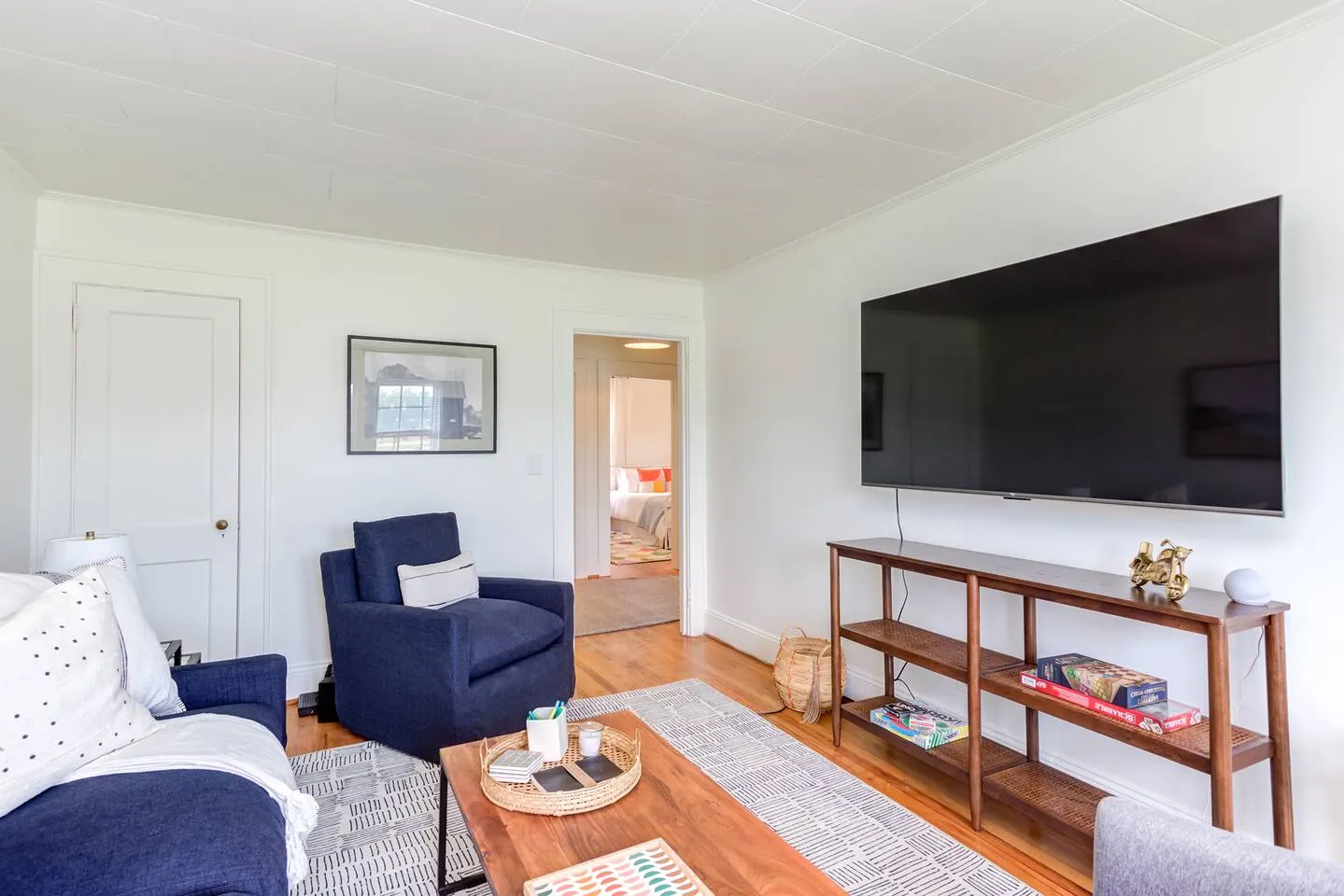 Chic Duplex in Graham Park view BBQ Grill 16