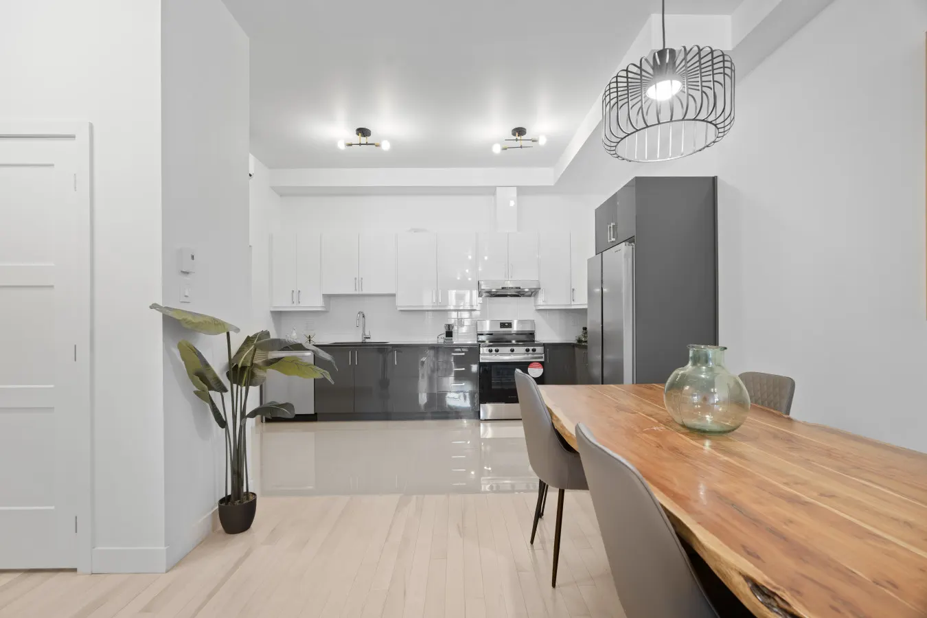 Little Italy - New Modern 2bdr Apartment in Little Italy - Unit 202 3