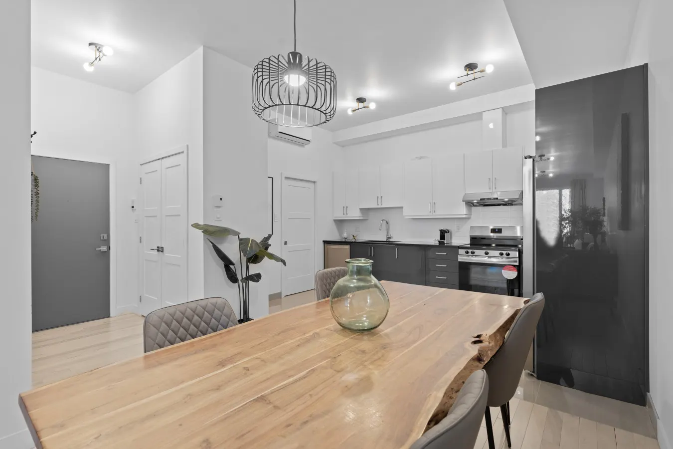 Little Italy - New Modern 2bdr Apartment in Little Italy - Unit 202 4