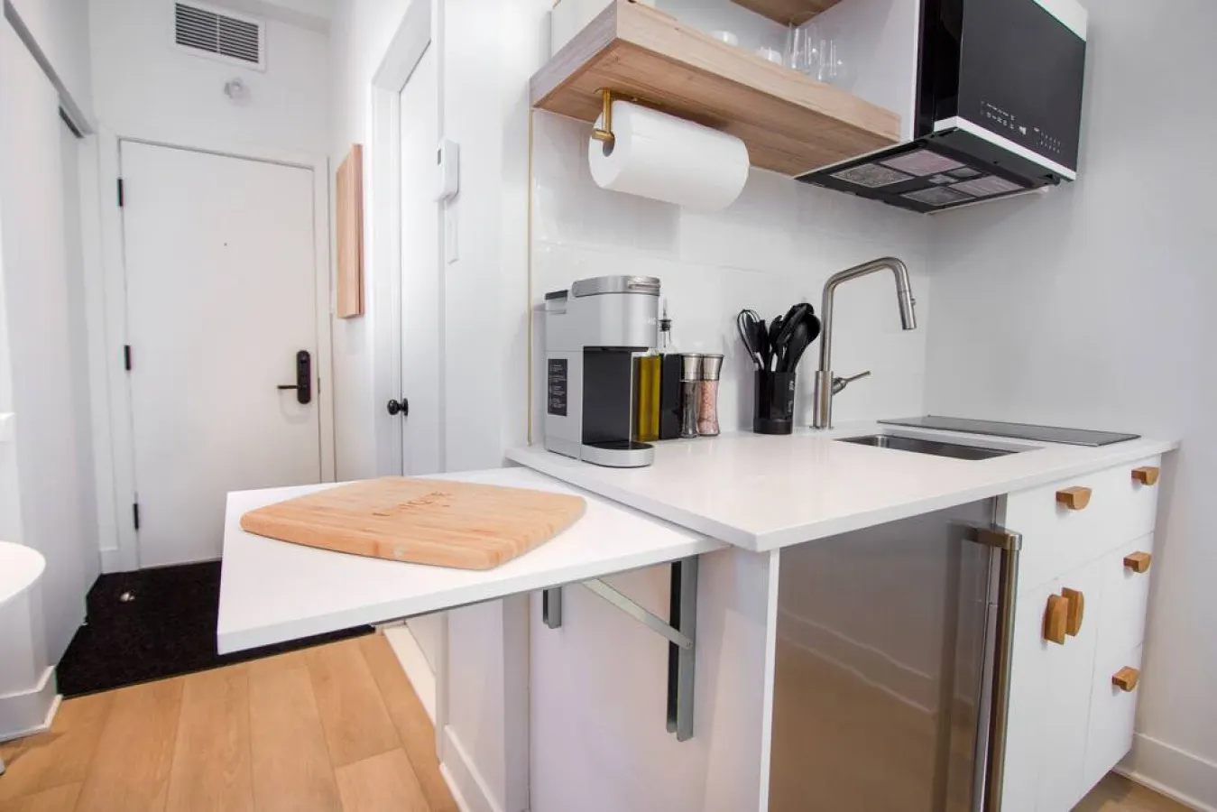 Studio16/Plateau/St-Denis/Terraces/SelfCheck-In/AC 14