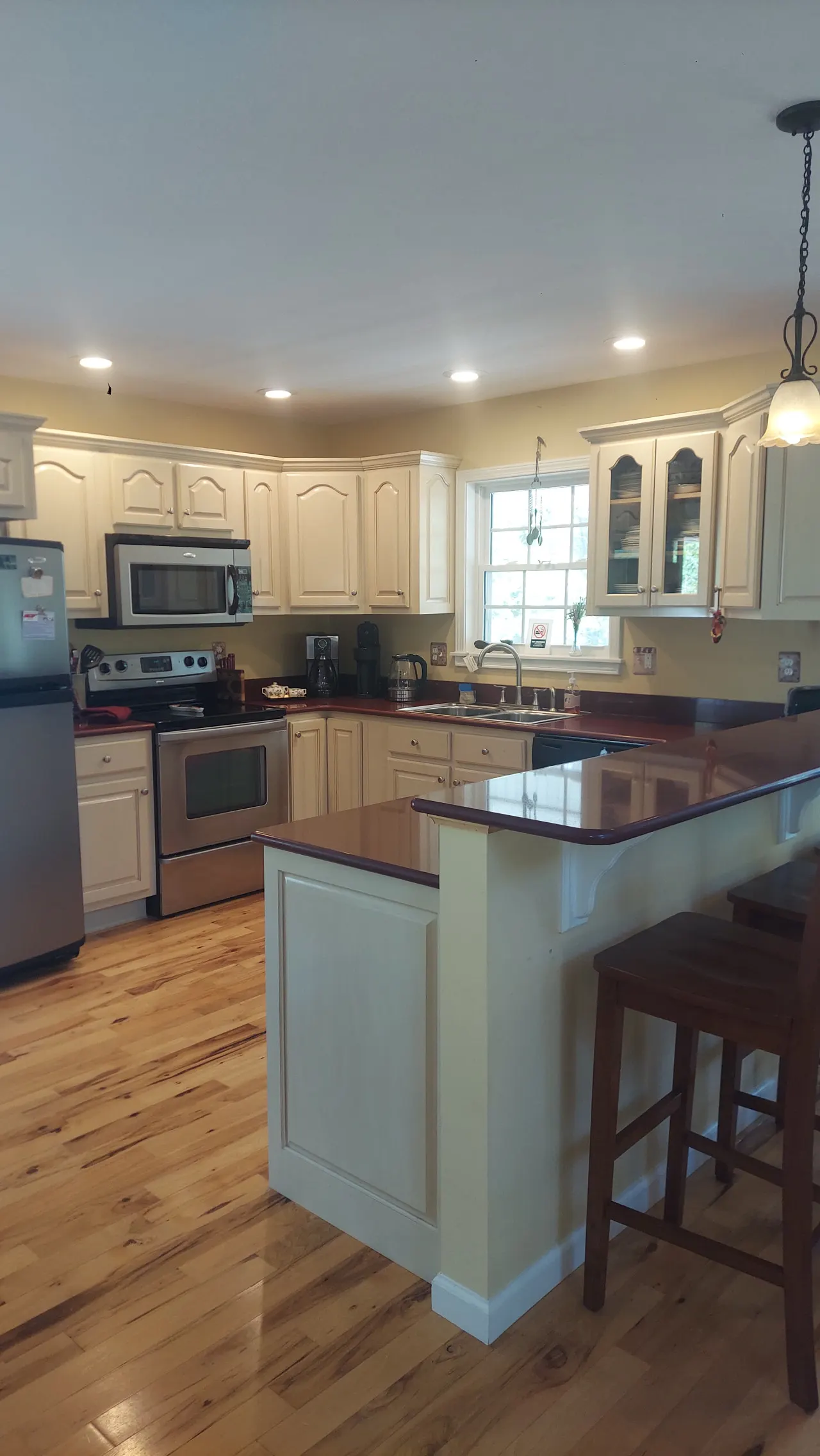 Molly’s Manor – Unwind, Gather & Breathe in the Lake Views 9