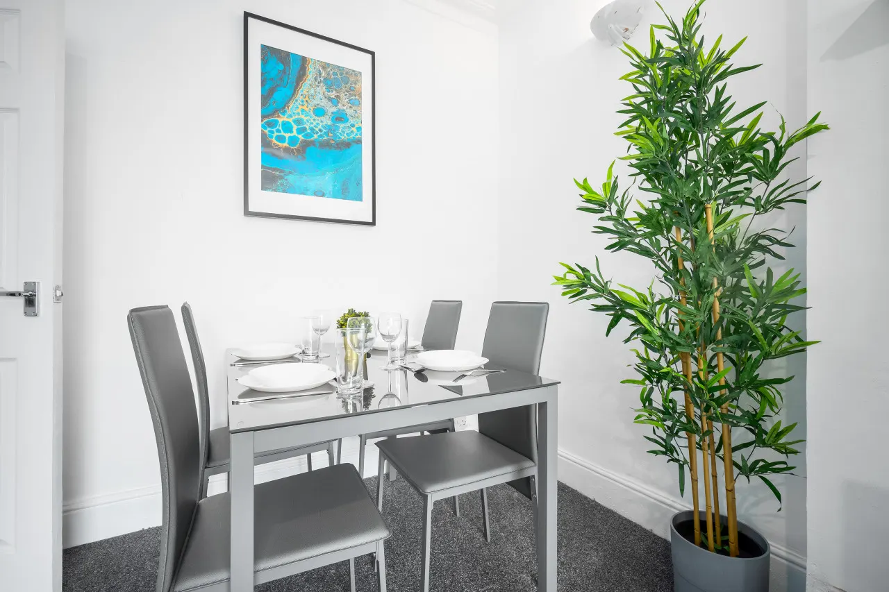 Two Bed House - Courtyard - Parking - Harborne 14