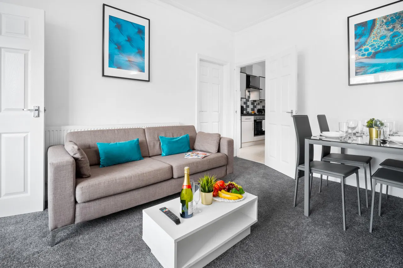 Two Bed House - Courtyard - Parking - Harborne 17