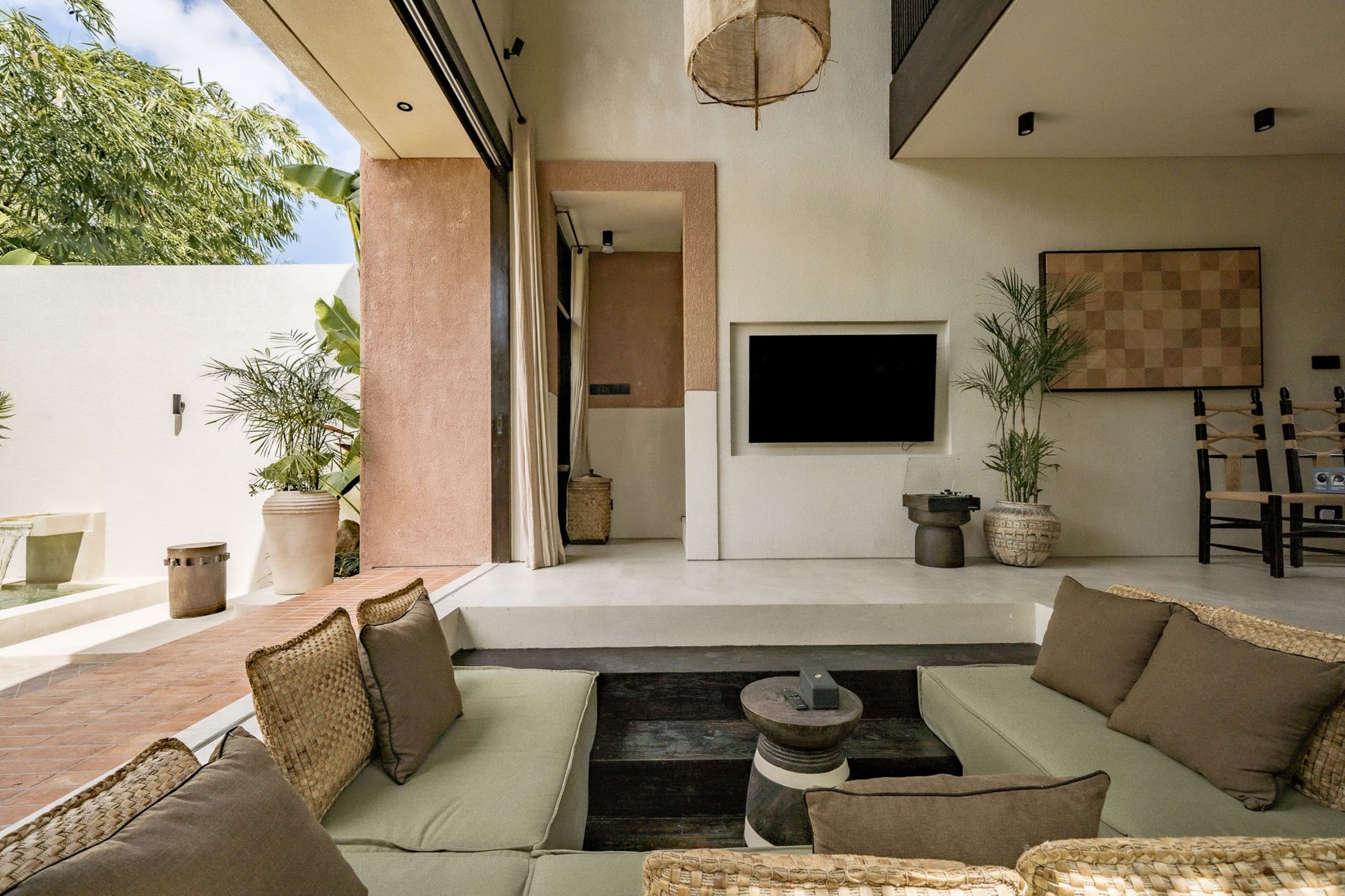 Bedouin: Tropical 1BR Loft w/Pool in Pererenan 10