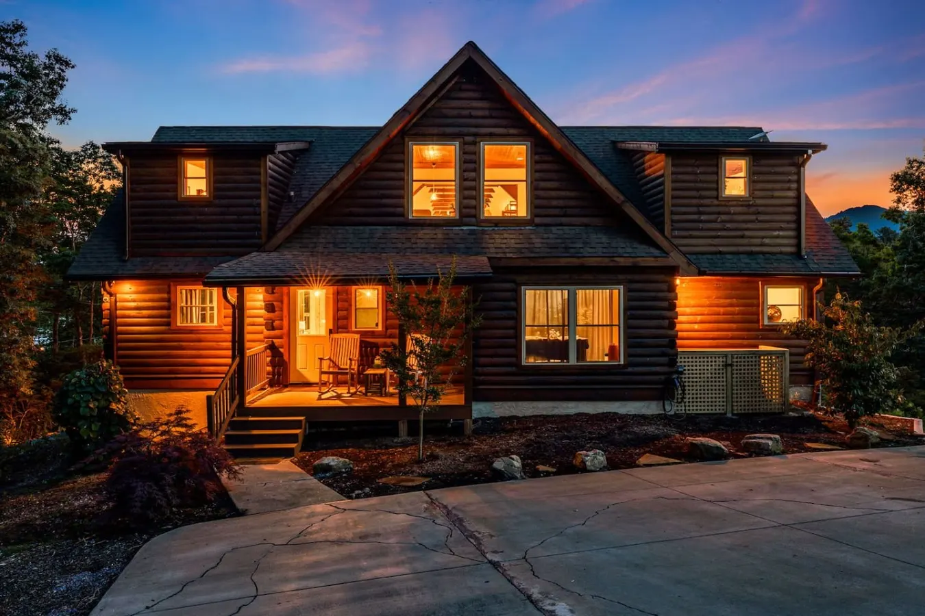 Luxury Cabin, Theater, Hot Tub, Fire Pit 11